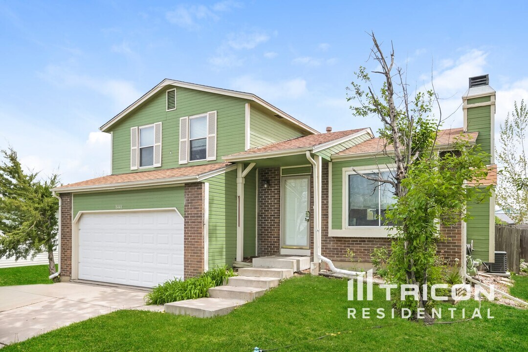 8448 Prairie Clover Way in Parker, CO - Building Photo
