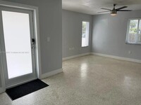 3260 SW 67th Ave in Miami, FL - Building Photo - Building Photo