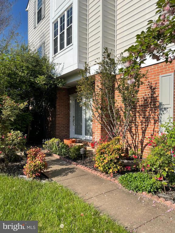 4710 Warm Hearth Cir in Fairfax, VA - Building Photo - Building Photo