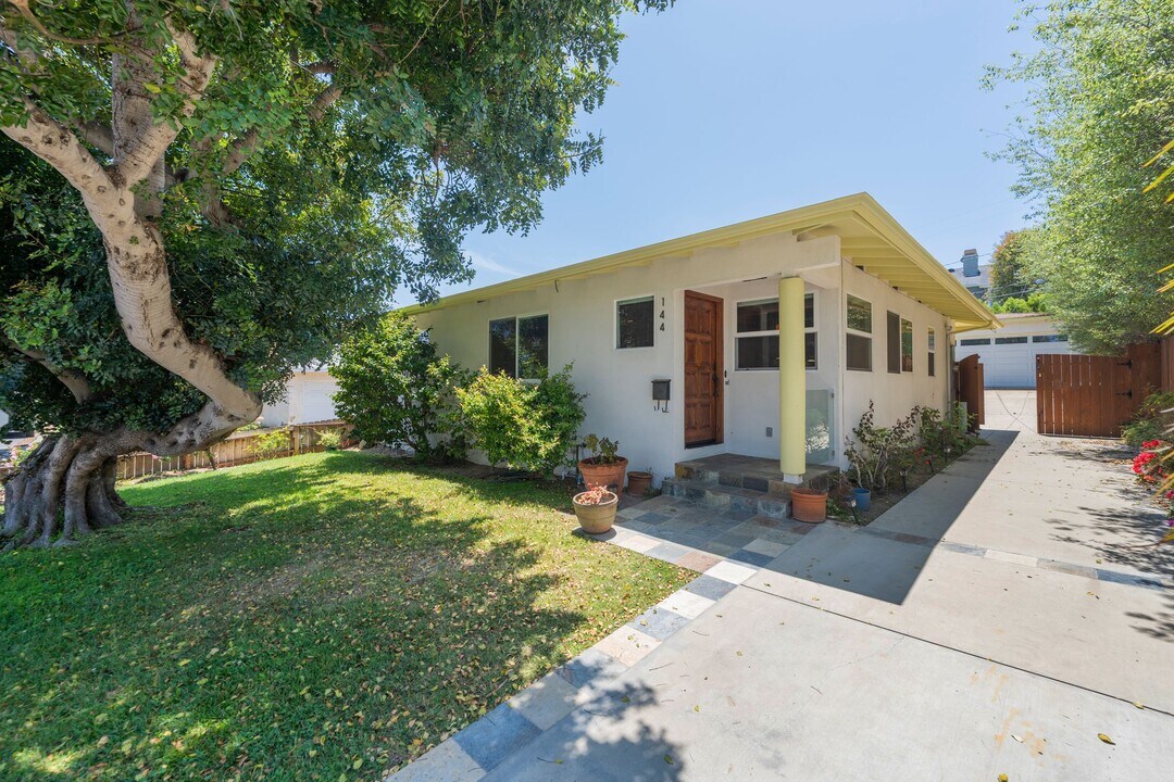 144 Cll De Andalucia in Redondo Beach, CA - Building Photo