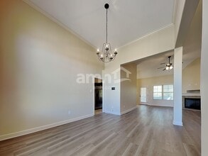 5446 Meadowbriar Trail in Memphis, TN - Building Photo - Building Photo