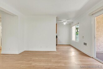 8521 Villa La Jolla Dr in San Diego, CA - Building Photo - Building Photo