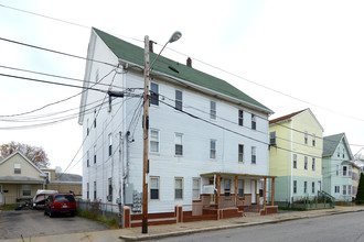 17 Charles St in Pawtucket, RI - Building Photo - Building Photo