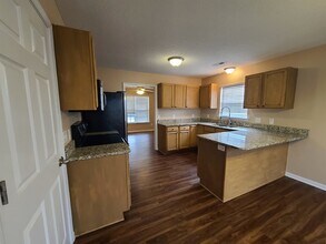 310 Mattocks Ave in Maysville, NC - Building Photo - Building Photo