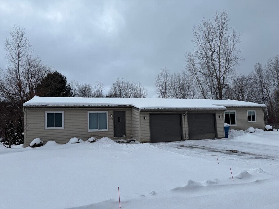 15543 144th Ave, Unit 15543 144th Avenue in Spring Lake, MI - Building Photo