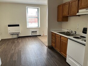 123 Iowa Ave in Iowa City, IA - Foto de edificio - Building Photo