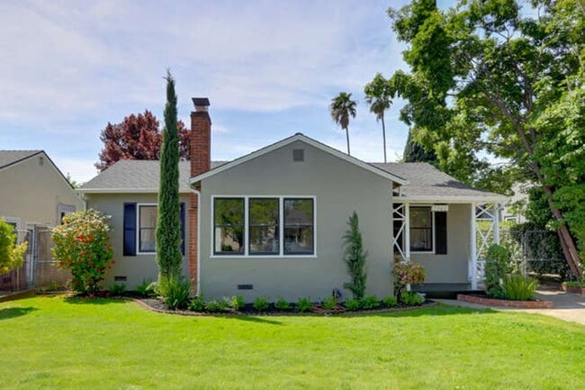 5960 13th Ave in Sacramento, CA - Building Photo - Building Photo