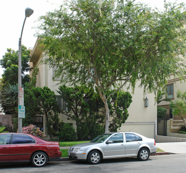 130 S Crescent Dr in Beverly Hills, CA - Building Photo - Building Photo