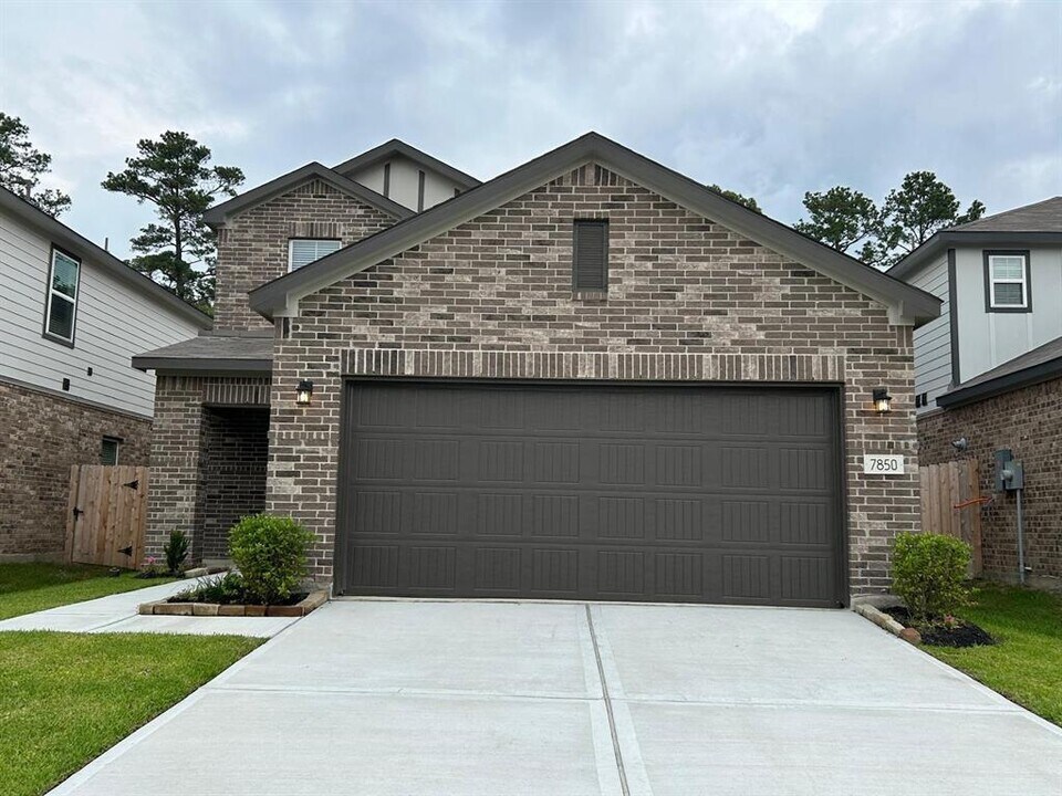 7850 Alset Dr in Magnolia, TX - Building Photo