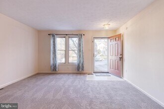 5 Weyanoke Ct in Pikesville, MD - Foto de edificio - Building Photo