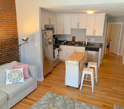 42 Warwick St, Unit A3 in Boston, MA - Building Photo - Building Photo