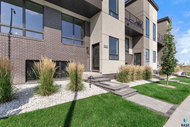 property at 2807 S Terry Ave