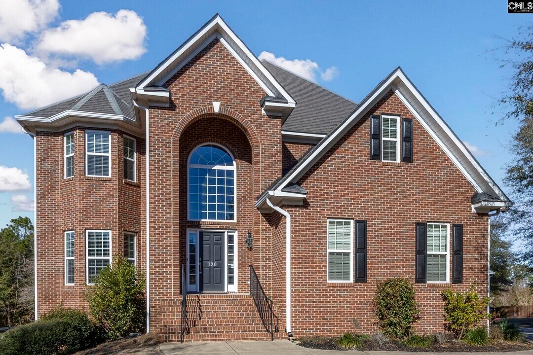 120 Pinehurst Ct in West Columbia, SC - Foto de edificio