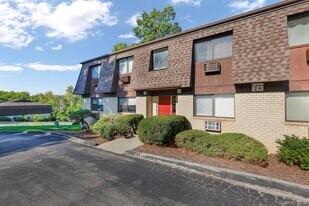 2401 Cherry Hill Dr in Arlington, NY - Building Photo