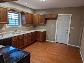 809 S Walnut St in McPherson, KS - Building Photo - Building Photo