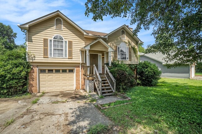 property at 3745 Riverside Pkwy