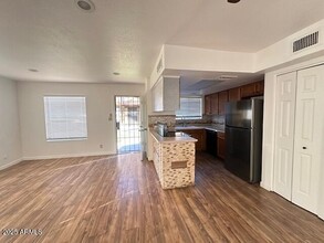 16225 N 30th St in Phoenix, AZ - Building Photo - Building Photo