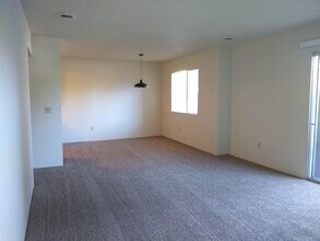 1960 S Dora St, Unit Downstairs unit in Ukiah, CA - Building Photo - Building Photo