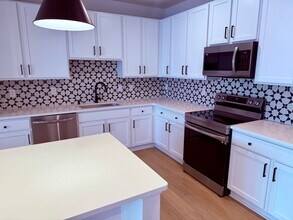 2435 Ownby Ln in Richmond, VA - Building Photo - Building Photo