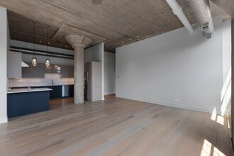 17 N Loomis St, Unit # 04M in Chicago, IL - Building Photo - Building Photo