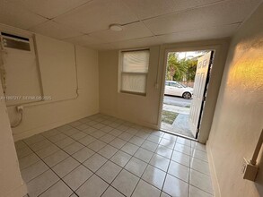 1956 Lincoln St in Hollywood, FL - Building Photo - Building Photo