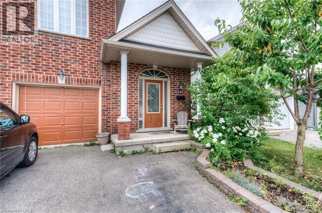 132 Prosperity Dr in Kitchener, ON - Building Photo - Building Photo