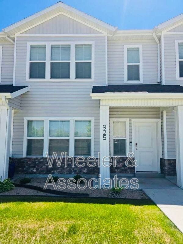 property at 925 W 1000 N