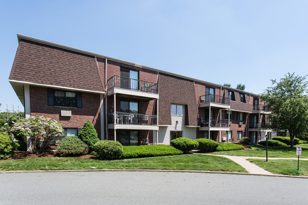 Oak Ridge Village in Milford, MA - Building Photo