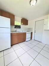 1619 NW 27th St in Miami, FL - Building Photo - Building Photo