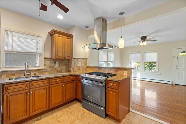 15 Vine St in Nutley, NJ - Building Photo - Building Photo