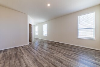229 Cherry Vine Dr in Buda, TX - Building Photo - Building Photo