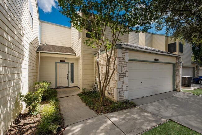 8548 Echo Creek Ln in San Antonio, TX - Building Photo - Building Photo