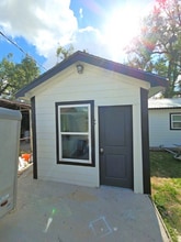 9010 Linda Vista Rd in Houston, TX - Building Photo - Building Photo