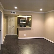 4643 Wild Indigo St in Houston, TX - Building Photo - Building Photo