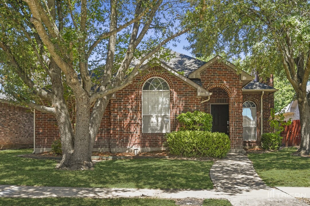 2009 Birch Bend in Mesquite, TX - Foto de edificio