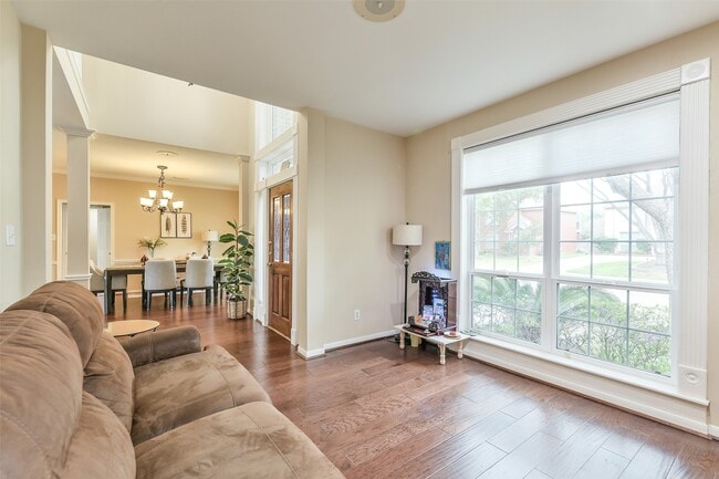 3234 Shadowleaf Dr
