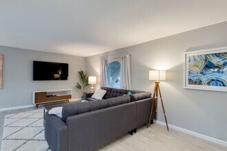 6611 E Eugie Terrace in Scottsdale, AZ - Building Photo - Building Photo