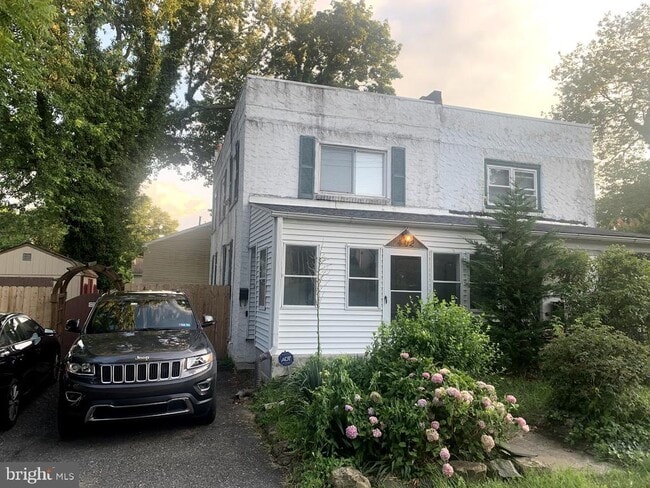 property at 402 Wallingford Ave