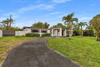 4710 NW 12th St in Lauderhill, FL - Building Photo - Building Photo