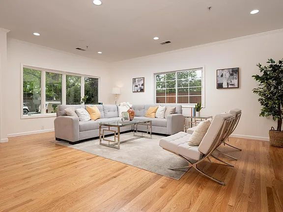 1404 Queens Ave in San Mateo, CA - Building Photo - Building Photo