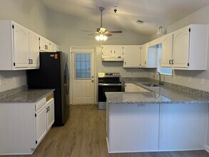 8125 Cadmium Ct in Charlotte, NC - Building Photo - Building Photo