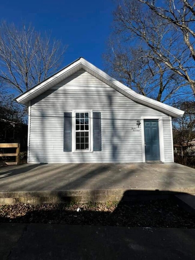 1214 School St in Columbia, TN - Building Photo - Building Photo