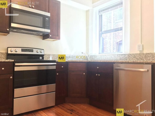 1475 Beacon St in Brookline, MA - Building Photo - Building Photo