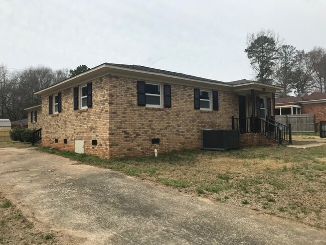 2017 Garland Trail Ln, Unit 2019 in Lancaster, SC - Building Photo - Building Photo
