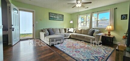 1081 Tall Oak Dr in Virginia Beach, VA - Building Photo - Building Photo