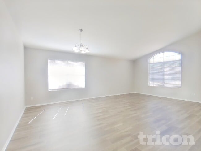 4340 W Misty Willow Ln in Glendale, AZ - Building Photo - Building Photo