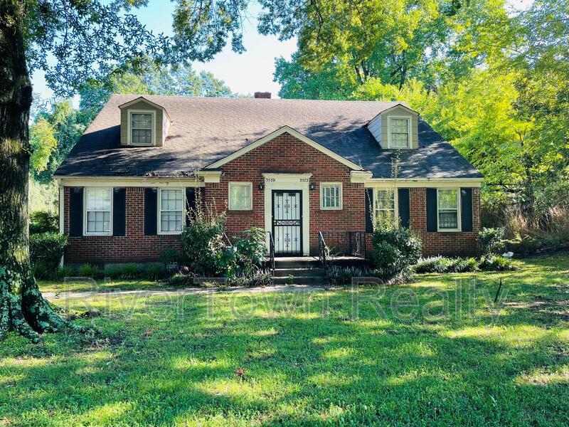 3570 Poplar Ave in Memphis, TN - Building Photo