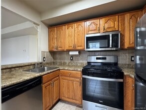 5 Lexington Hills Rd in Harriman, NY - Building Photo - Building Photo