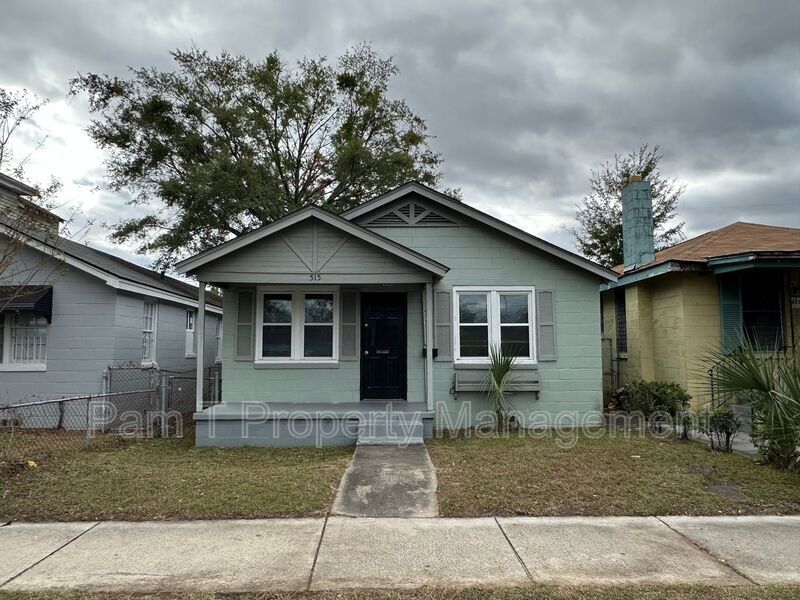 515 W 42nd St in Savannah, GA - Building Photo