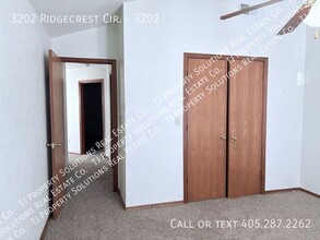 3202 Ridgecrest Cir in Norman, OK - Foto de edificio - Building Photo
